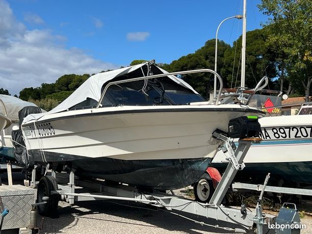 bateau moteur occasion